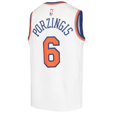 Load image into Gallery viewer, Kristaps Porzingis New York Knicks Youth Jersey - White 2018/2019